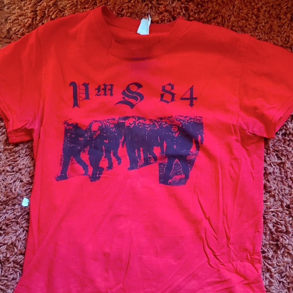 PMS 84 shirt small red punk